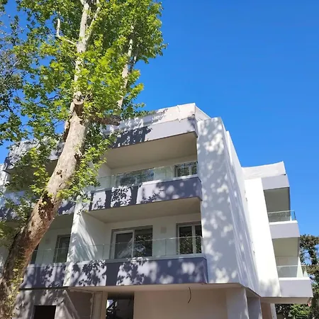 Stylish Flat With Terrace For Your In Бібіоне