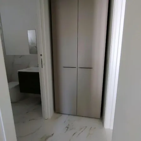 Stylish Flat With Terrace For Your In