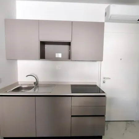 Apartmán Stylish Flat With Terrace For Your In *