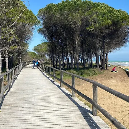 Stylish Flat With Terrace For Your In Apartmán Bibione