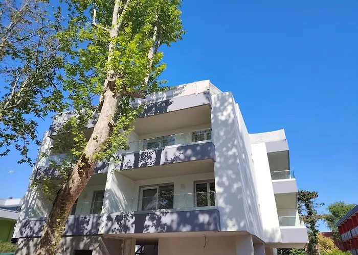 Stylish Flat With Terrace For Your In Бібіоне