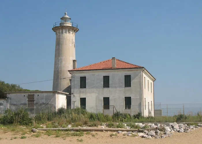 Stylish Flat With Terrace For Your In Apartmán