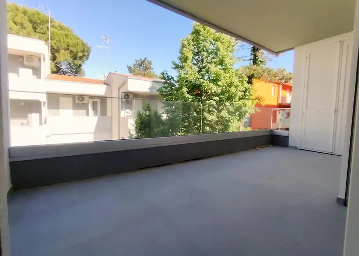 Stylish Flat With Terrace For Your In * Bibione